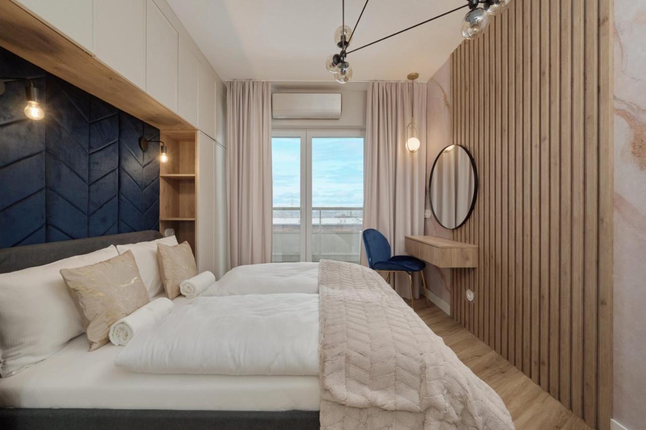Elegant With Balcony Krakowska By Renters Prestige * Breslau